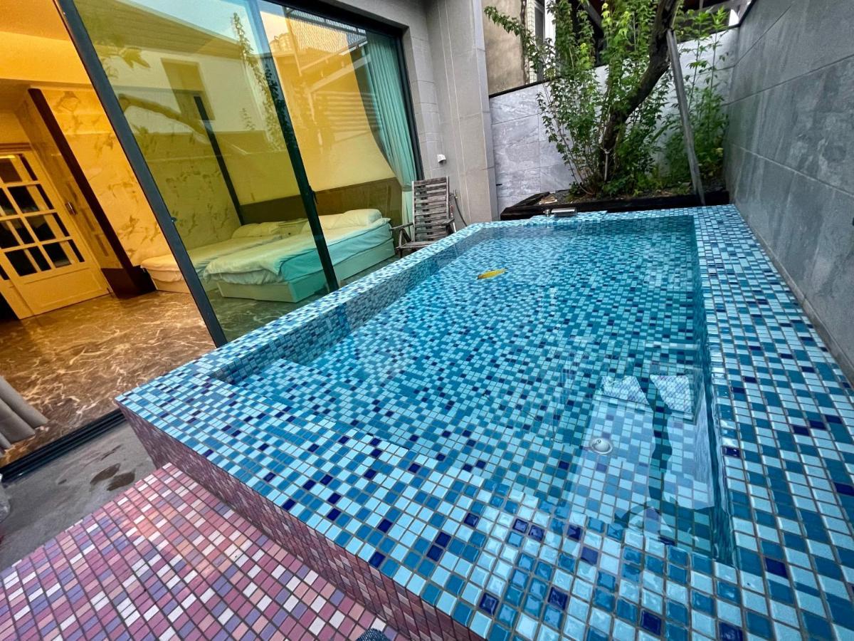 Fun Holiday Family Hostel Tainan Eksteriør bilde