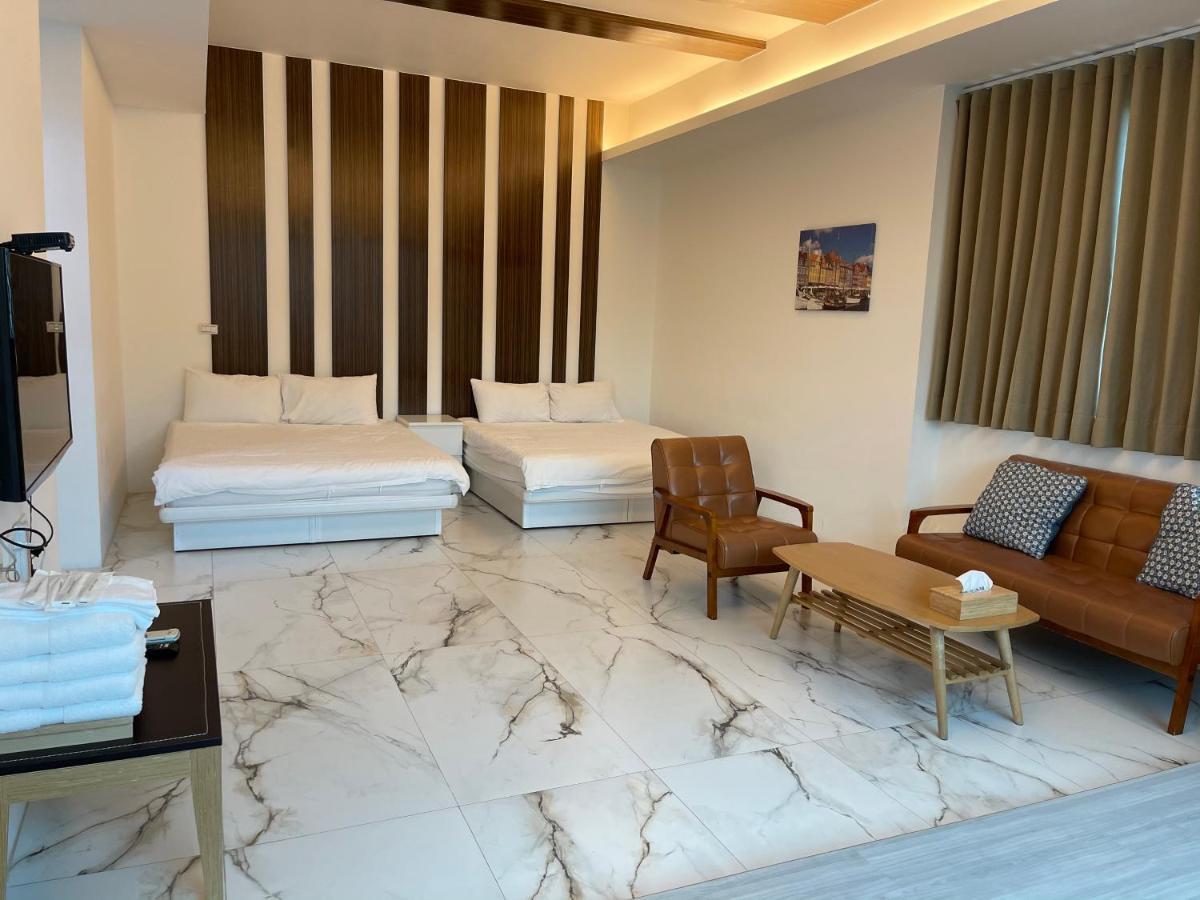Fun Holiday Family Hostel Tainan Eksteriør bilde