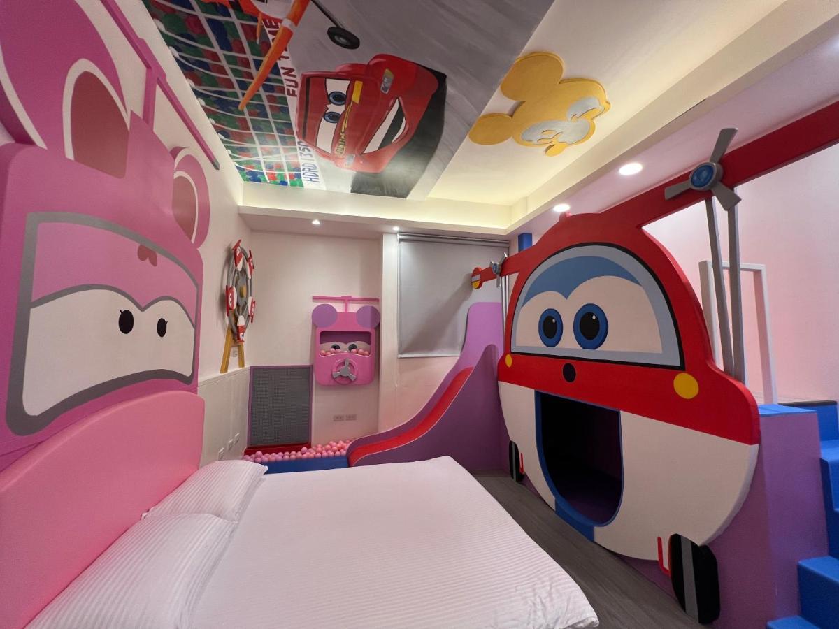 Fun Holiday Family Hostel Tainan Eksteriør bilde