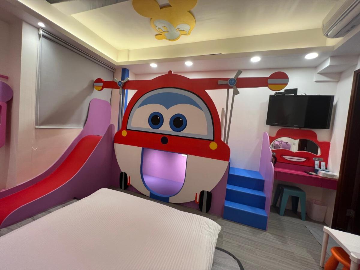 Fun Holiday Family Hostel Tainan Eksteriør bilde