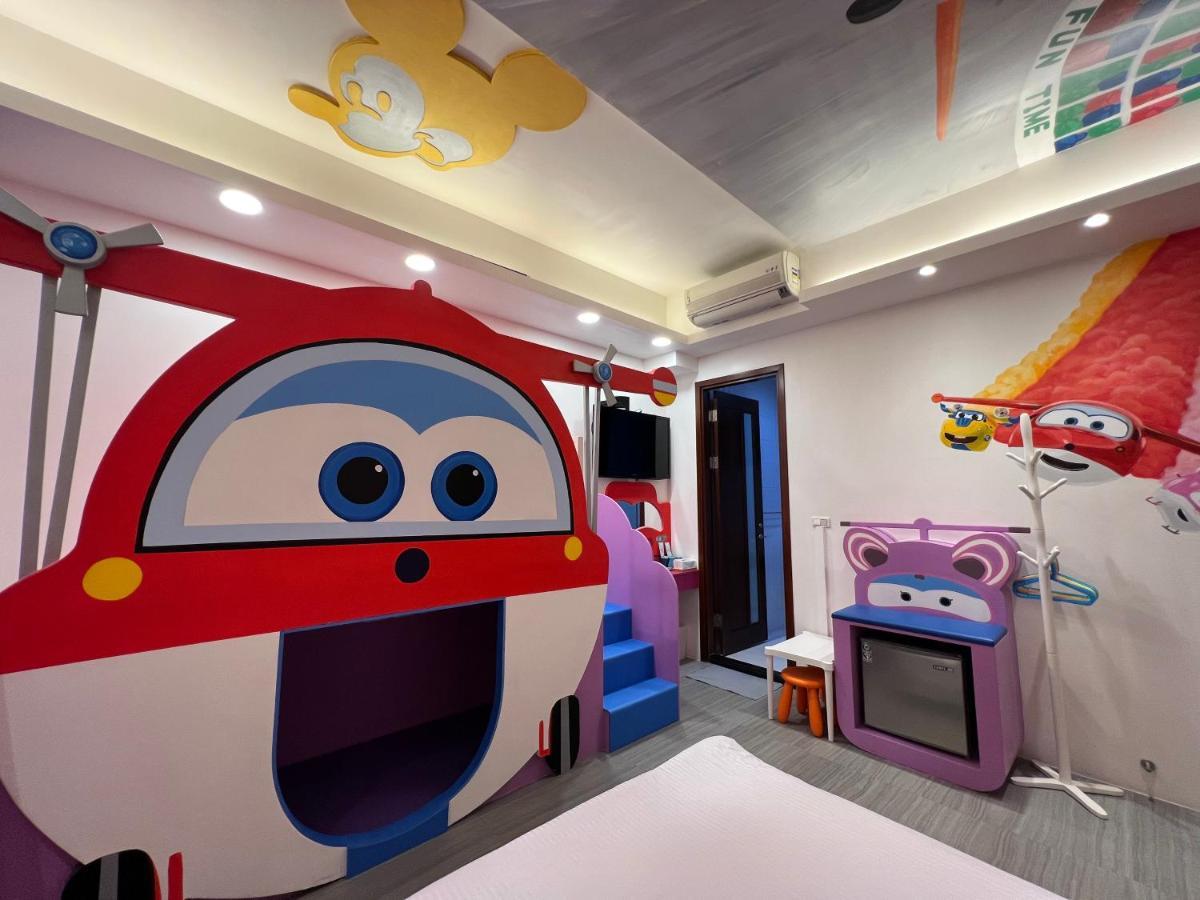 Fun Holiday Family Hostel Tainan Eksteriør bilde
