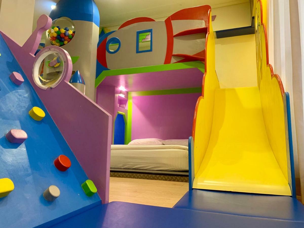 Fun Holiday Family Hostel Tainan Eksteriør bilde